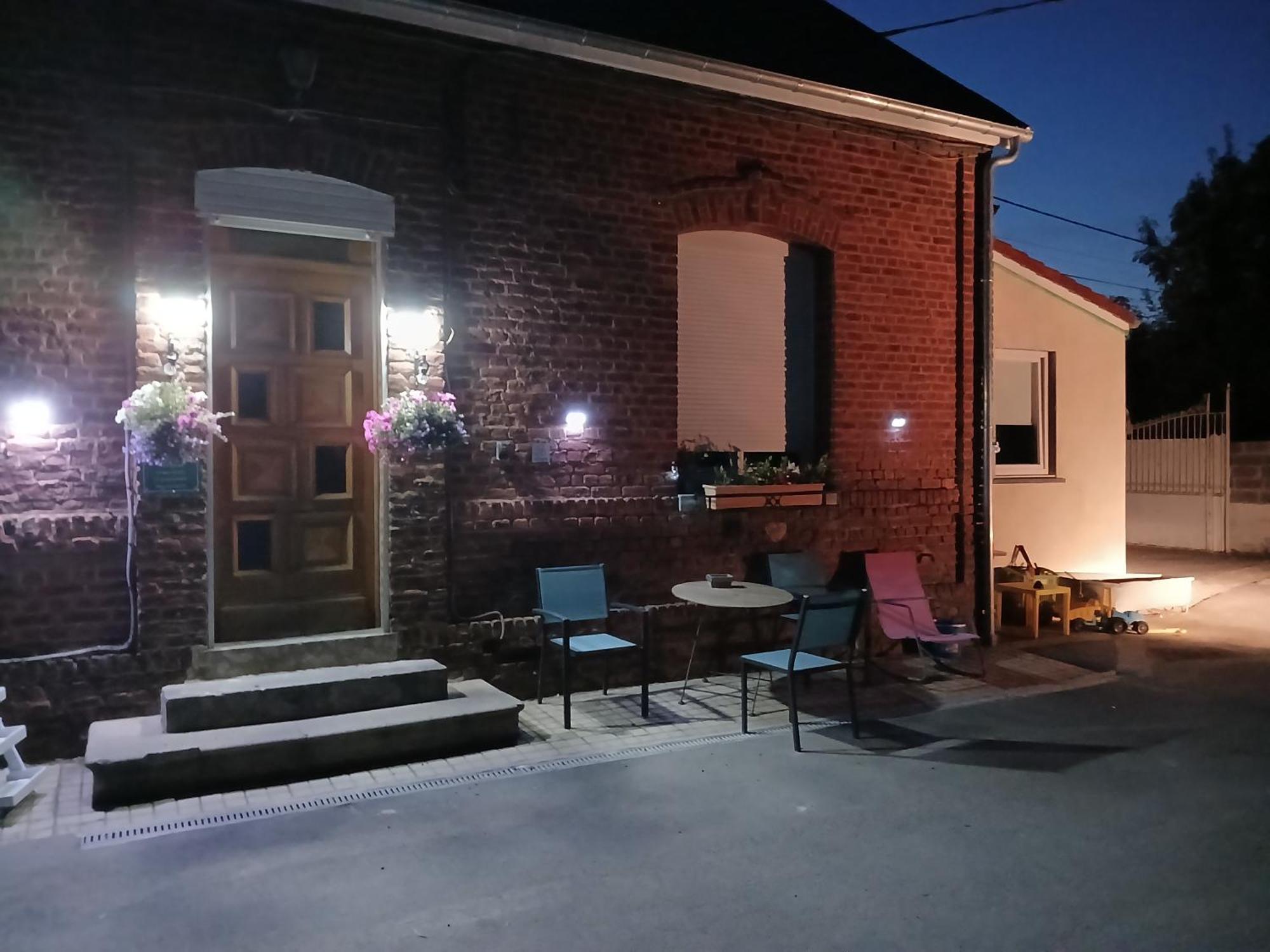 Gîte à la ferme chez Magali et Christian Escaudoeuvres Exterior foto